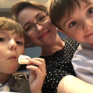 Meet your Posher, Sara